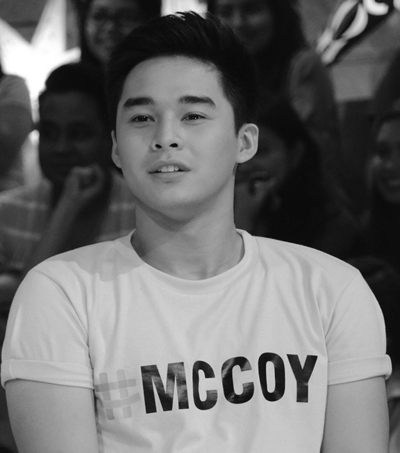 Sinu-sino ang girls na malapit  kina McCoy, Paulo at Ronnie?