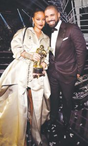 Rihanna at Drake copy