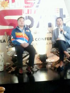 IPINAHAYAG nina Sunrise Event chief Wilfred Uytengsu (kanan) at Go for Gold president Jeremy Go ang tambalan para sa sprint triathlon.