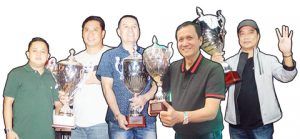 ANG mga pamosong kampeon sa World Slasher Cup (mula sa kaliwa) Magno Lim at Gerry Tesorero; Frank Berin; Patrick “Idol” Antonio; at Rey Briones.