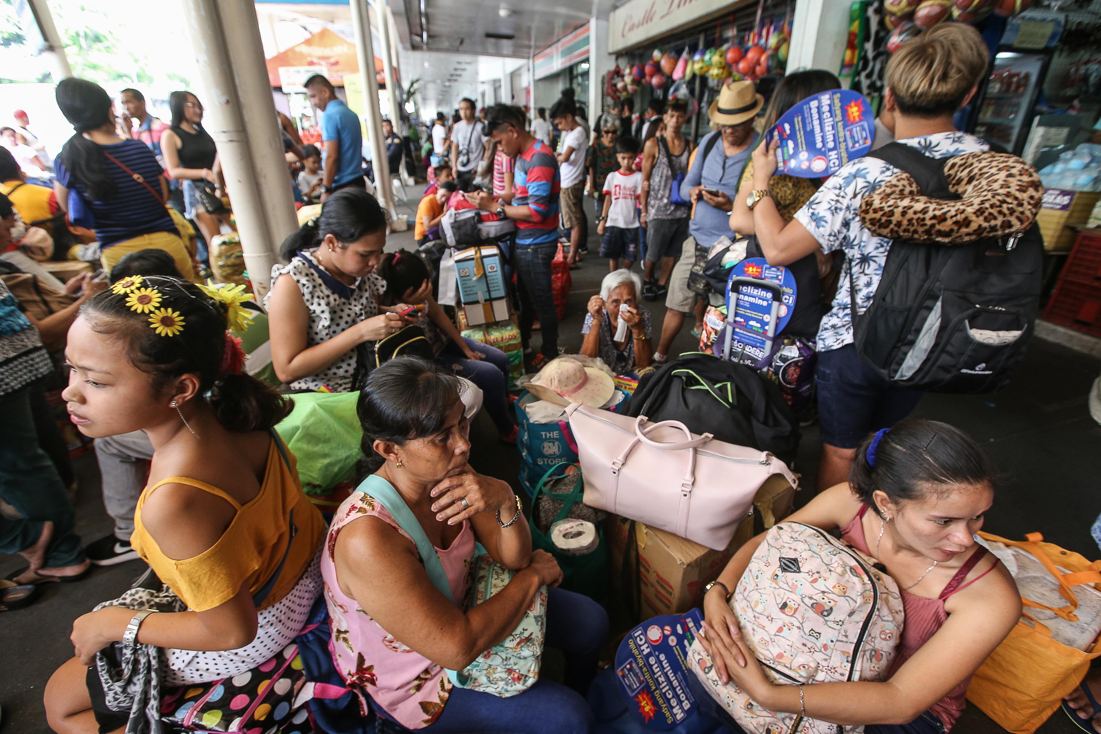 Air-con buses, kulang; ilang biyahe delayed