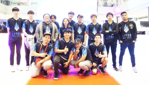 ANG matagumpay na Liyab Team.