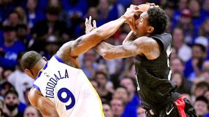 HINDI pinaporma ng depensa ni Andre Igoudala ng Golden State ang ratsada ni Lou Williams ng Los Angeles Clippers sa Game 3 ng kanilang Western Conference first-round playoffs.