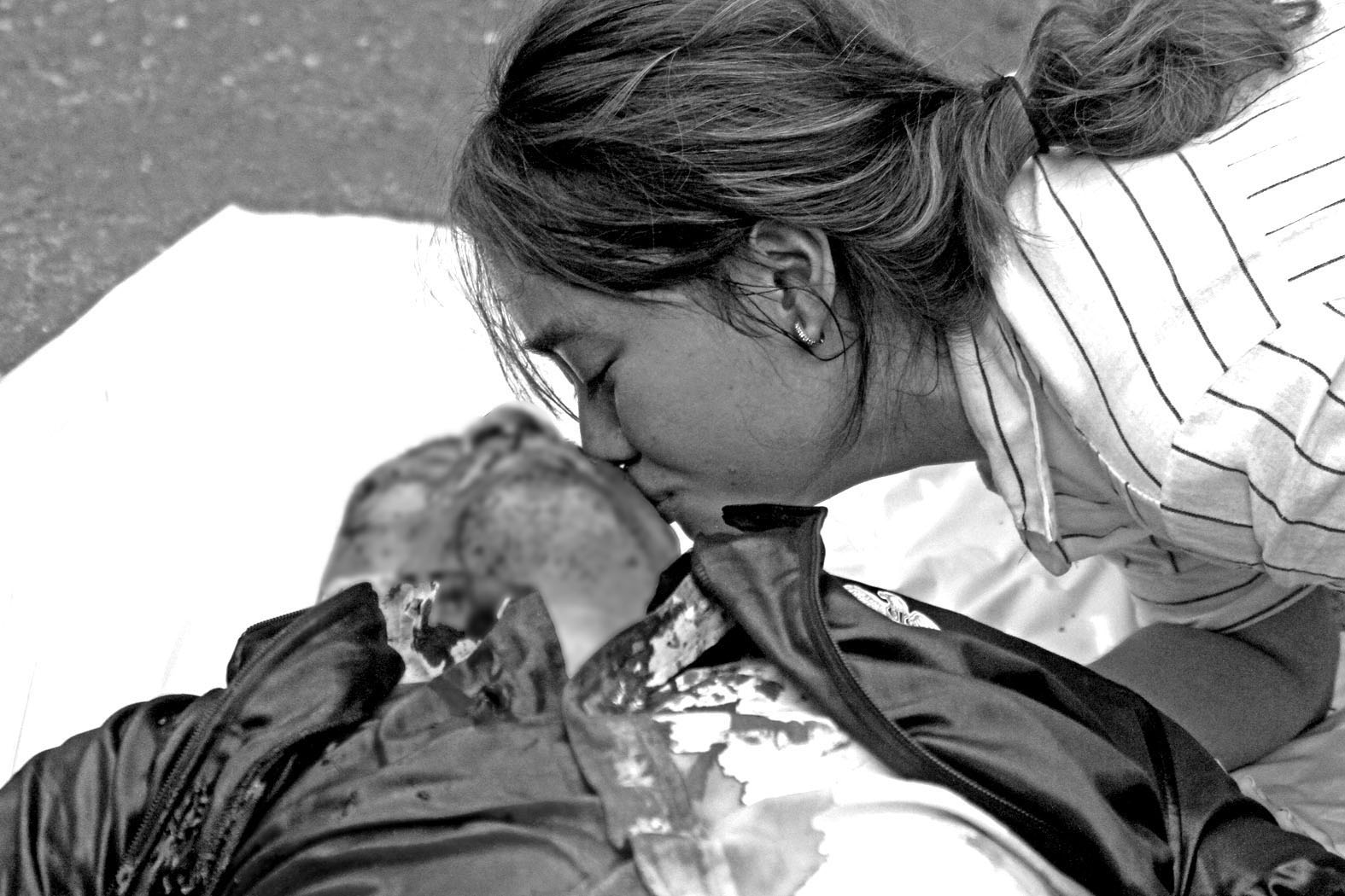 Pulis sa 'drug trade', binistay sa kalsada