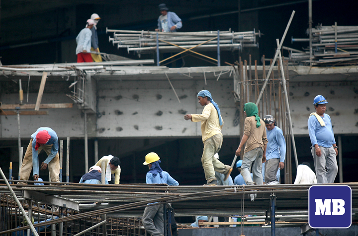 Steel man nahulog sa Skyway, patay