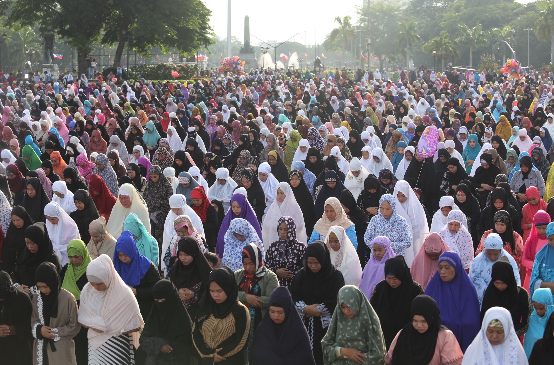 'Love and peace', Eid&rsquo;l Fitr message nina Duterte at Robredo