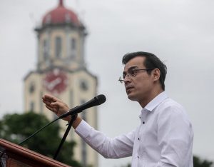 Manila Mayor Isko along with City Vice Mayor Honey Lacuna Moreno leads the first flag ceremony at the refurbished Bonifacio Shrine near Manila City Hall on early Monday. Photo by Jansen Romero