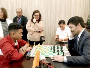 SINUBUKAN ni Sen. Manny Pacquiao ang galing ng batang si Aristorenas.