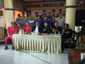 MASAYANG nakiisa ang mga miyembro at opisyal ng TOPS kina National soft tennis players (mula sa kaliwa) Joseph Arcilla, Bien Zoletra-Manalac, coach Roel Licayan, kickboxing promoter Ed Dames, fighters John “The Punisher” Vallega at Janito “Optimum Prime” Blanca.
