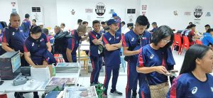 MASAGANANG pananghalian ang pinagsaluhan ng mga atletang Pinoy sa bagong gawang ‘Athlete’s Dining Area’ sa Philippine Sports Commission (PSC) bago tumulak ang grupo patungong Malacanang kahapon para tanggapin ang parangal at cash incentives mula kay Pangulong Duterte. Sinamahan ang grupo ng PSC Board, sa pangunguna ni Chairman William ‘Butch’ Ramirez. (kabuuang istorya sa Pahina 15) (PSC PHOTO)