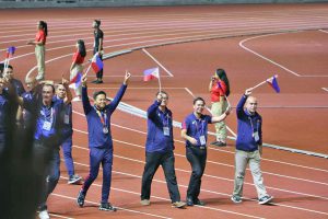 KASAYSAYAN ang nakamit ng atletang Pinoy at sa liderato ni PSC Chairman William ‘Butch’ Ramirez (ikatlo mula sa kanan). Nakiisa rin sa parade ng PH Team sa closing ceremony Miyerkoles ng gabi sa New Clark City sina (mula sa kaliwa) Commissioner Mon Fernandez, Polo president Cong. Mikee Romero, Commissioner Charles Maxey at taekwondo champion Stephen Fernandez. (PSC PHOTO)