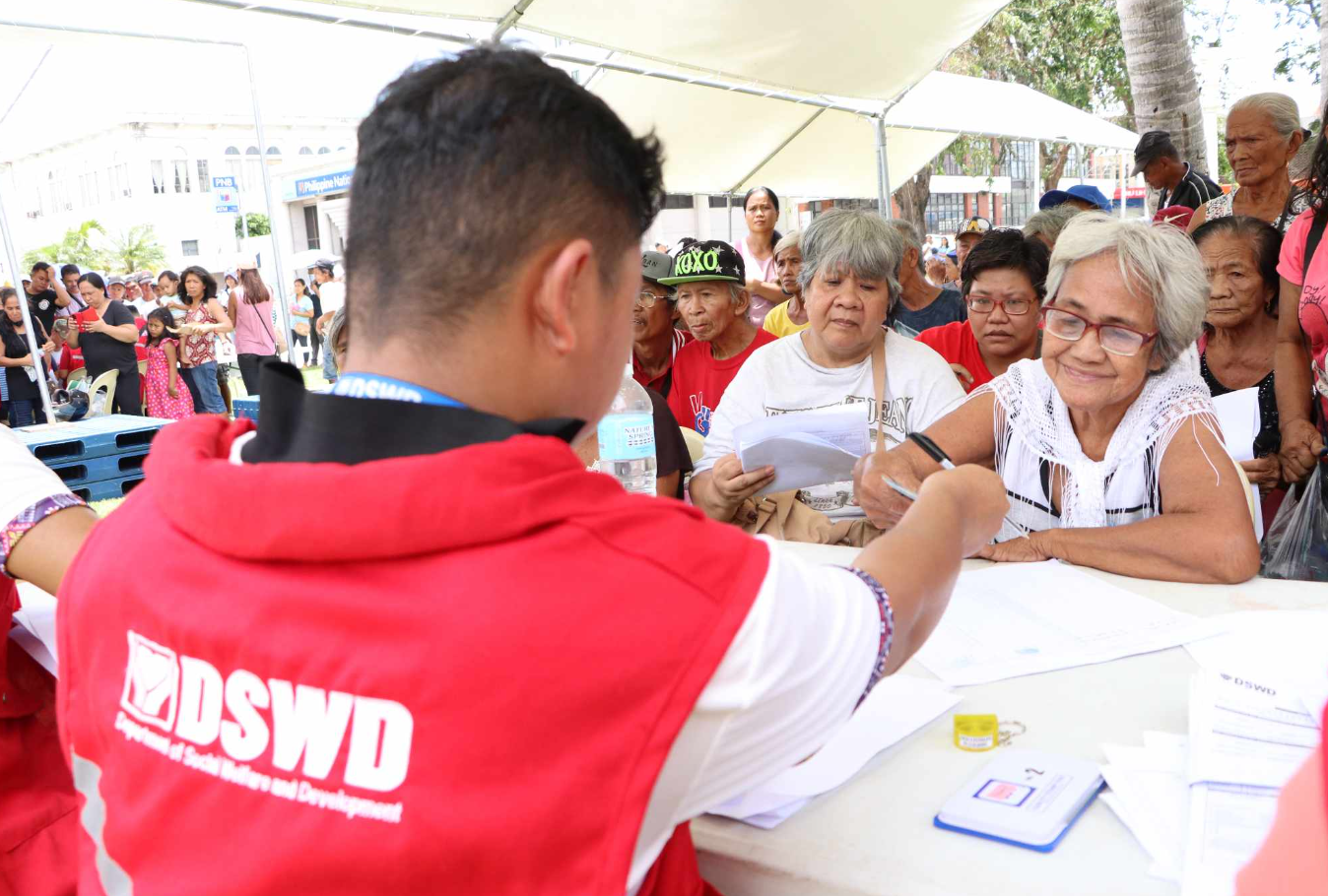 DSWD Nagsagawa Ng Cash Aid Distribution Sa Ilocos Norte Balita